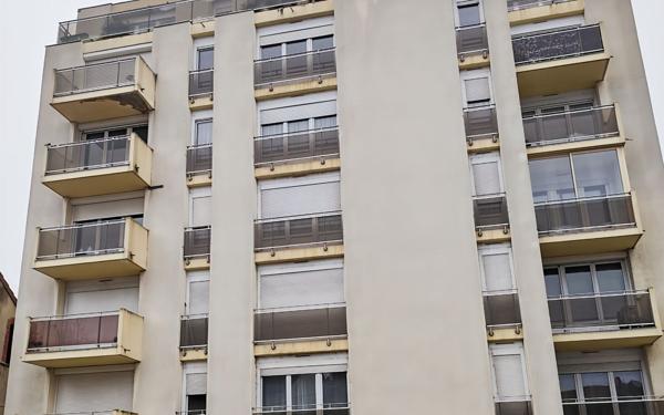 Appartement à vendre    2 pièces • 42,75 m2 Montluçon