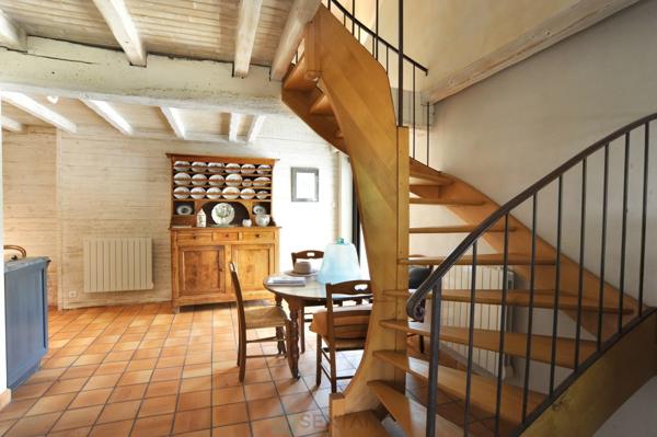 Magnifique logis du XVIIème siècle avec dépendances