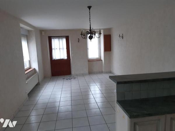 Maison à vendre à MUR DE BRETAGNE (22530), Côtes d'Armor (22), idéal pour un investissement loc...