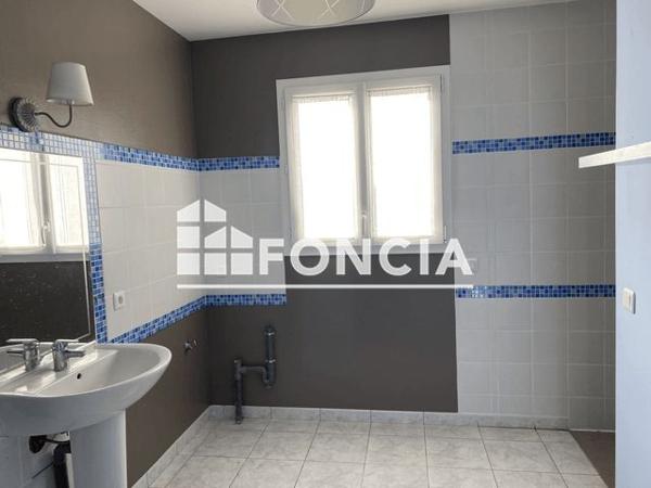 Location Maison 4 pièces 102.1 m² - 1 RUE GENTELLES Thezy Glimont 80440