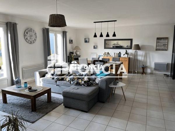 Location Maison 4 pièces 102.1 m² - 1 RUE GENTELLES Thezy Glimont 80440