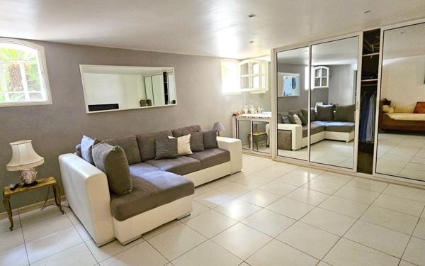 Maison à vendre    6 pièces •  La Seyne-sur-Mer