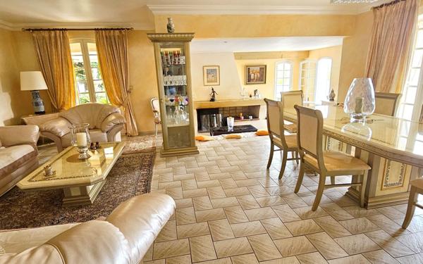 Maison à vendre    6 pièces •  La Seyne-sur-Mer