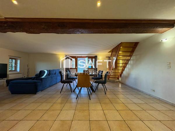 Calme absolu, le charme de l'ancien et de grands espaces.