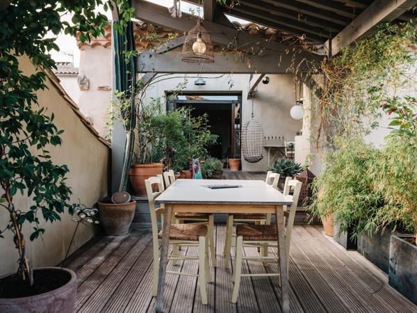 RARE - ATYPIQUE APPARTEMENT AVEC JARDIN SUSPENDU AU COEUR DE LA BASTIDE ST LOUIS