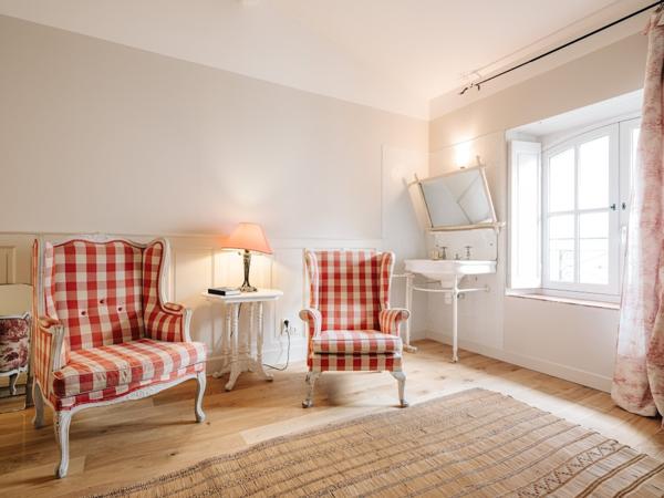 RARE - ATYPIQUE APPARTEMENT AVEC JARDIN SUSPENDU AU COEUR DE LA BASTIDE ST LOUIS