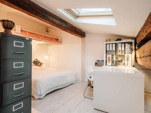 RARE - ATYPIQUE APPARTEMENT AVEC JARDIN SUSPENDU AU COEUR DE LA BASTIDE ST LOUIS