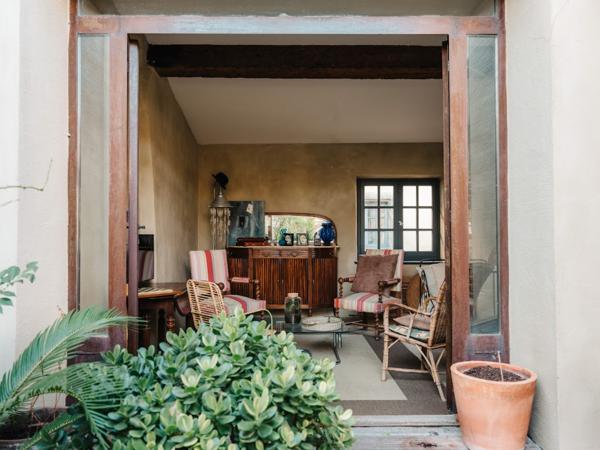 RARE - ATYPIQUE APPARTEMENT AVEC JARDIN SUSPENDU AU COEUR DE LA BASTIDE ST LOUIS