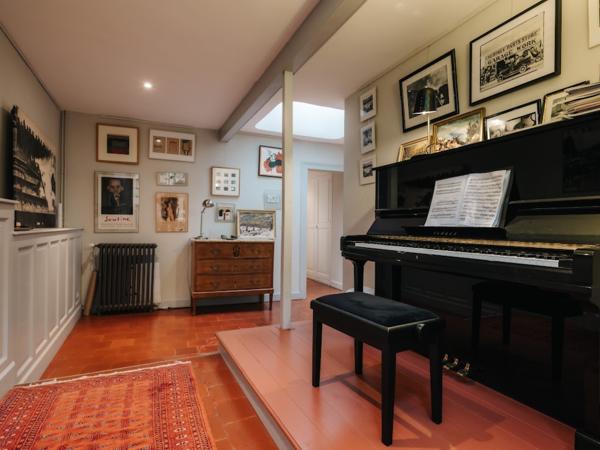 RARE - ATYPIQUE APPARTEMENT AVEC JARDIN SUSPENDU AU COEUR DE LA BASTIDE ST LOUIS