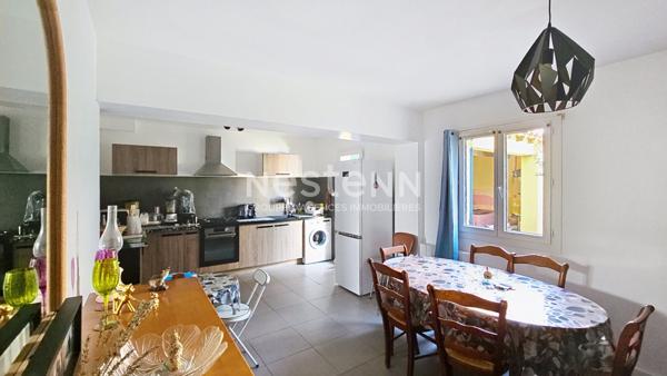 Bas de villa St Maximin La Sainte Baume 4 pièces 87 m2 sur 177 m² dans le centre ville .