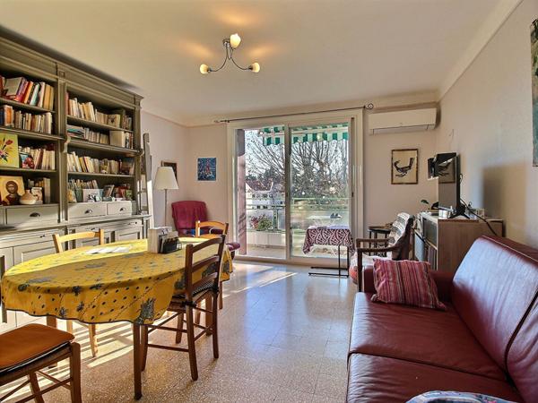 Appartement Avignon 3 pièce(s) 60.05 m2 balcon garage cave