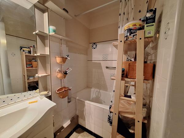 Appartement Avignon 3 pièce(s) 60.05 m2 balcon garage cave