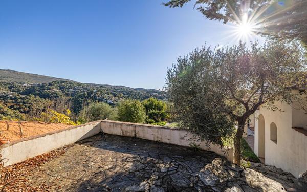 Maison à vendre    4 pièces • 100,44 m2 Colomars