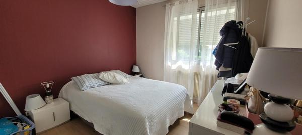 Entrepôt professionnel, bureaux et logement locatif – Tullins(38210)