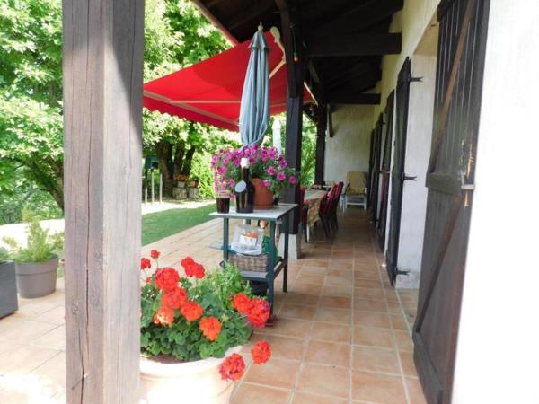 VIAGER OCCUPE, sur les hauteurs de Jujurieux, le village aux 13 châteaux