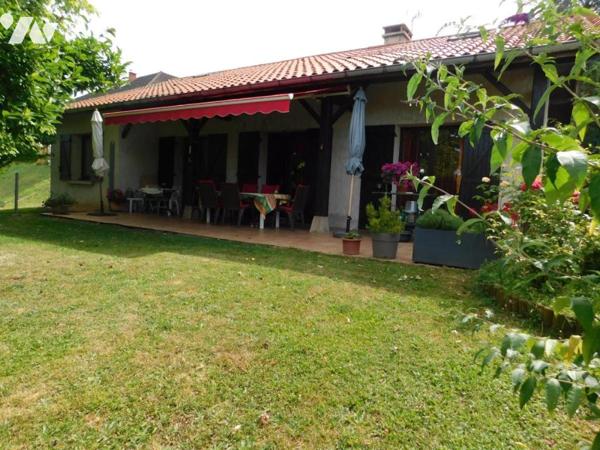 VIAGER OCCUPE, sur les hauteurs de Jujurieux, le village aux 13 châteaux