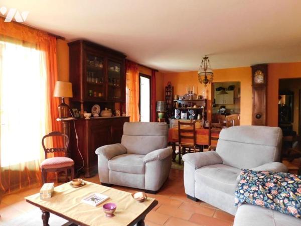 VIAGER OCCUPE, sur les hauteurs de Jujurieux, le village aux 13 châteaux