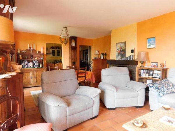 VIAGER OCCUPE, sur les hauteurs de Jujurieux, le village aux 13 châteaux