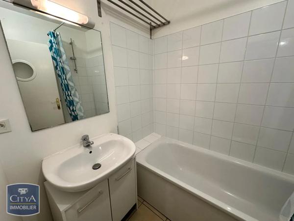 Appartement à louer 2 pièces 46.95m² Sotteville-lès-Rouen (76300)
