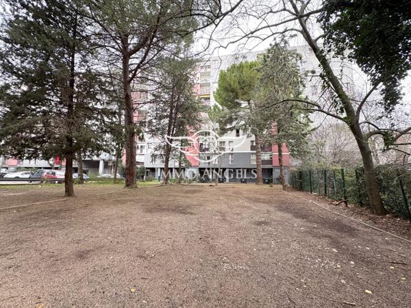 APPARTEMENT T4 DE 70 M² AVEC GARAGE VUE PARC