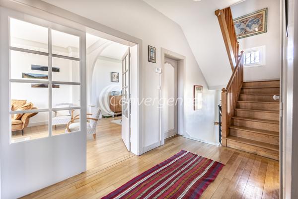 Maison
                                                                                                                                                                                                                                                                                                                        7 pièce(s)                                                                                                                                                                                                          5 chambre(s)                                                                                                                                                                                                          193  m²