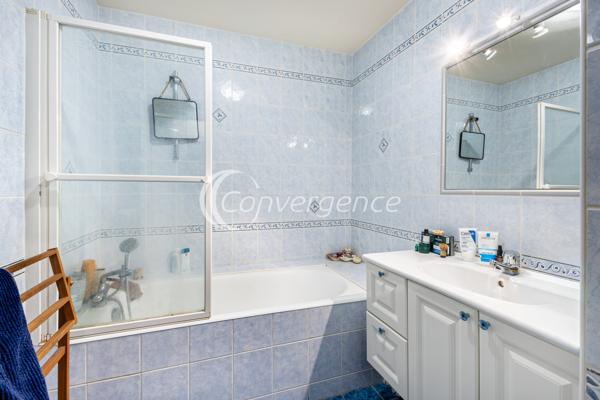 Maison
                                                                                                                                                                                                                                                                                                                        7 pièce(s)                                                                                                                                                                                                          5 chambre(s)                                                                                                                                                                                                          193  m²
