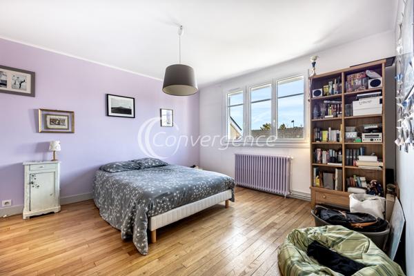 Maison
                                                                                                                                                                                                                                                                                                                        7 pièce(s)                                                                                                                                                                                                          5 chambre(s)                                                                                                                                                                                                          193  m²