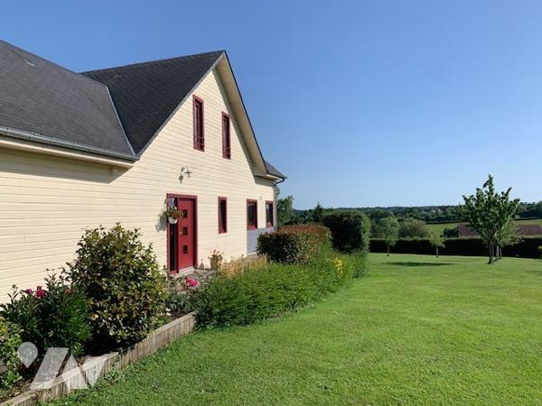 Maison ossature bois 4 PP beaux volumes. 2 Garages. Jardin avec terrasse 3620 m2