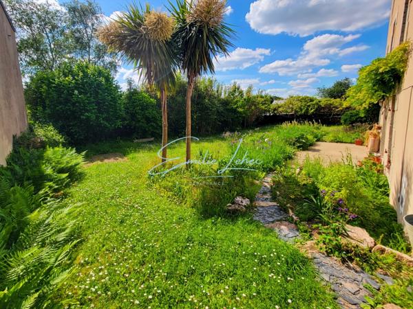 Riec sur Belon - Maison bourgeoise, 4 niveaux, centre bourg, jardin clos avec puits, près de 250m2! Unique!!