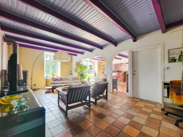 Riec sur Belon - Maison bourgeoise, 4 niveaux, centre bourg, jardin clos avec puits, près de 250m2! Unique!!