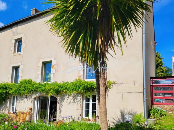 Riec sur Belon - Maison bourgeoise, 4 niveaux, centre bourg, jardin clos avec puits, près de 250m2! Unique!!