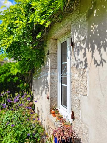Riec sur Belon - Maison bourgeoise, 4 niveaux, centre bourg, jardin clos avec puits, près de 250m2! Unique!!