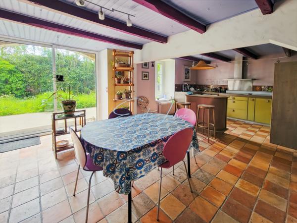 Riec sur Belon - Maison bourgeoise, 4 niveaux, centre bourg, jardin clos avec puits, près de 250m2! Unique!!