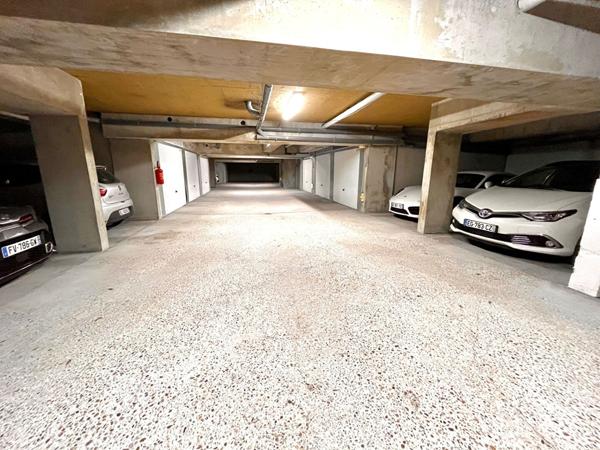 APPARTEMENT F3 METZ SABLON CAVE, BALCONS, STATIONNEMENT