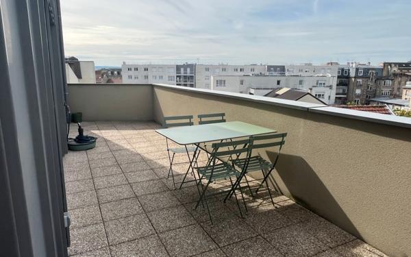 Appartement à louer    5 pièces •  Reims