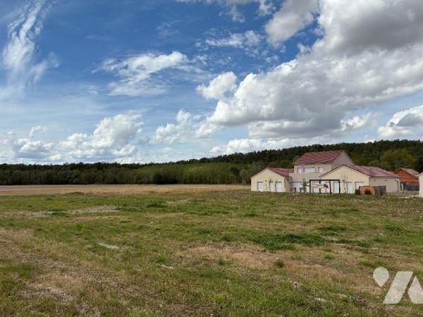 Terrain à bâtir à vendre à Essoyes (10360), Aube. Terrain à bâtir de 2174 m², plat et carré, Ru...