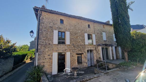 Investissement à Lusignan – Immeuble composé de 4 logements avec garage et stationnement Lusignan (86600)
