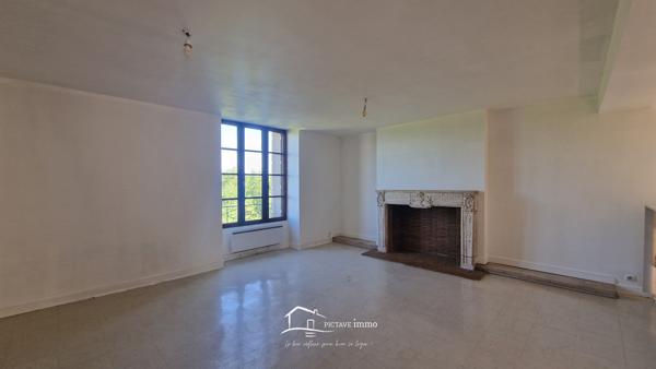 Investissement à Lusignan – Immeuble composé de 4 logements avec garage et stationnement Lusignan (86600)