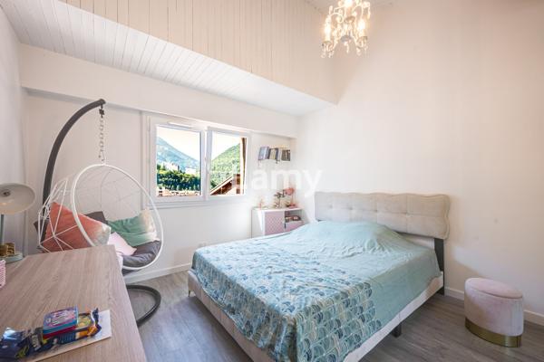 Appartement avec 2 terrasses, box et cave
