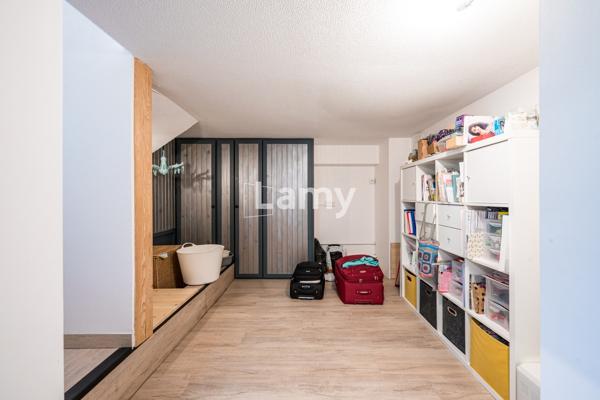 Appartement avec 2 terrasses, box et cave