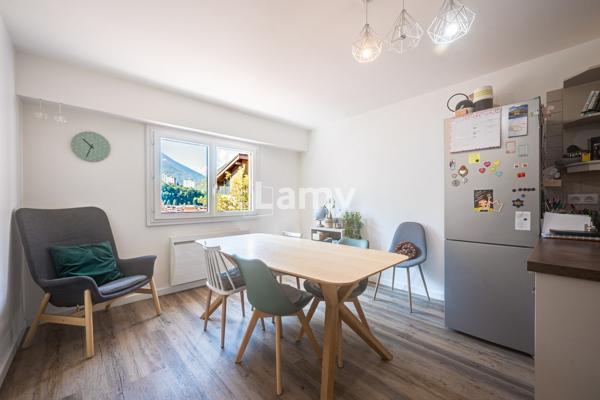 Appartement avec 2 terrasses, box et cave