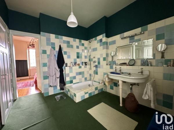 Maison 7 pièces de 320 m² à Schirmeck (67130)