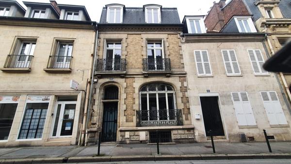 Maison à vendre de 182m² 9 pièces, à Compiègne (60)