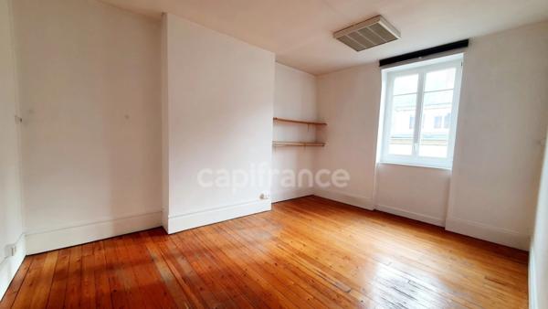 Maison à vendre de 182m² 9 pièces, à Compiègne (60)