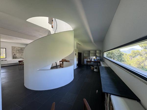 Villa d’architecte au calme absolu
