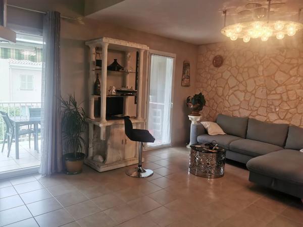 TRES BEAU DUPLEX T3 AVEC TERRASSE LORGUES
