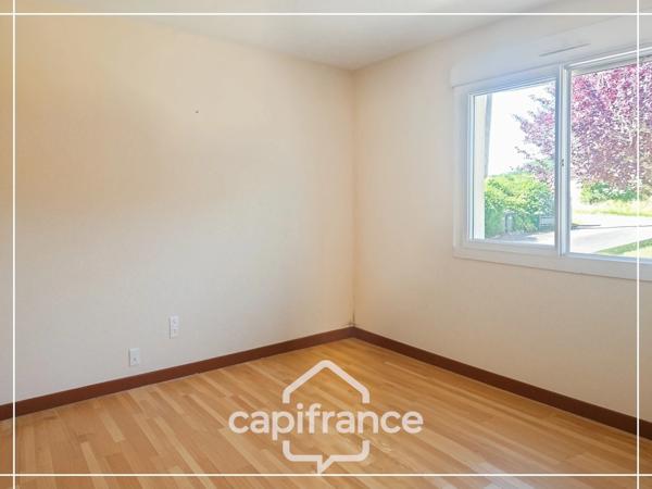 Maison avec sous-sol, 3 chambres, jardin, garage, accès de plain pied depuis la terrasse