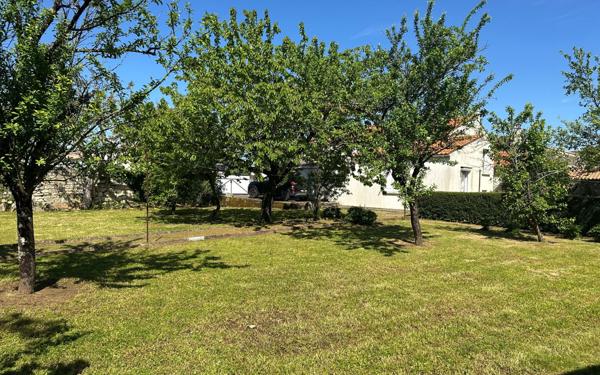 Maison à vendre    2 pièces •  Échillais