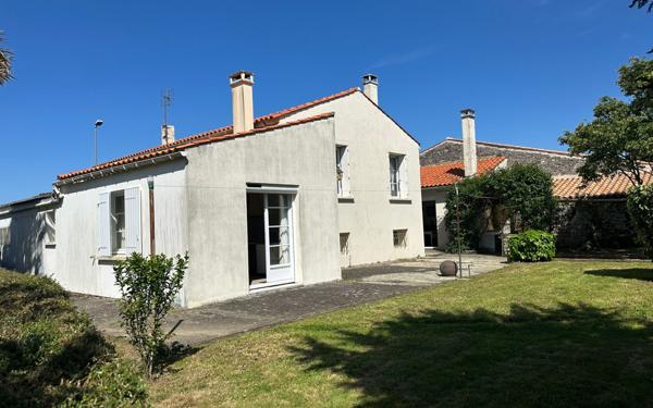 Maison à vendre    2 pièces •  Échillais