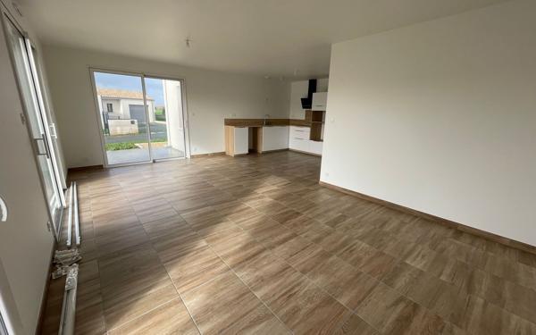 Maison à vendre    3 pièces •  La Crèche